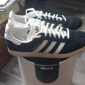 Adidas Gazelle shoes size US 7 black and white suede/leather